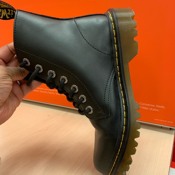 Dr. Marten Boots - Picture 4 of 7
